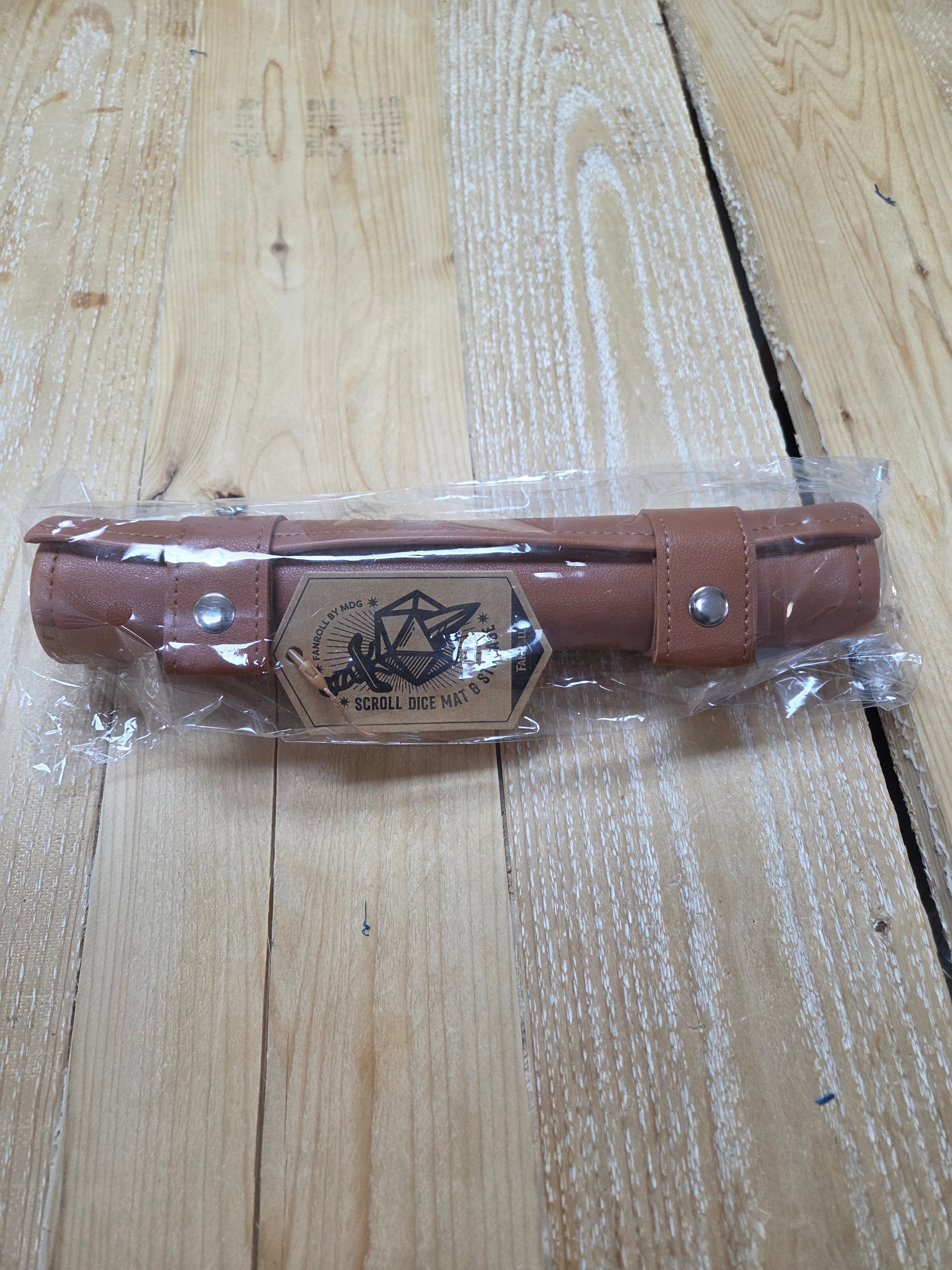 Scroll dice mat et storege