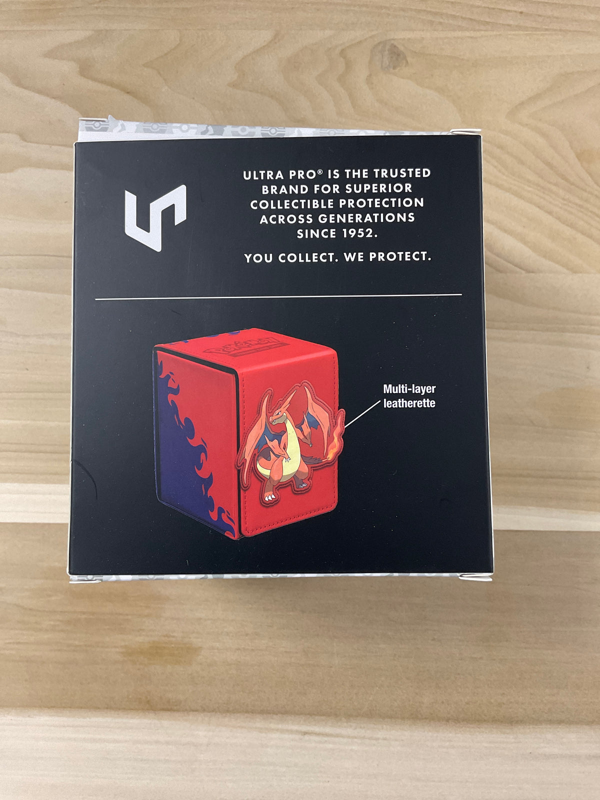 Pokémon Mega Charizard Y deck box