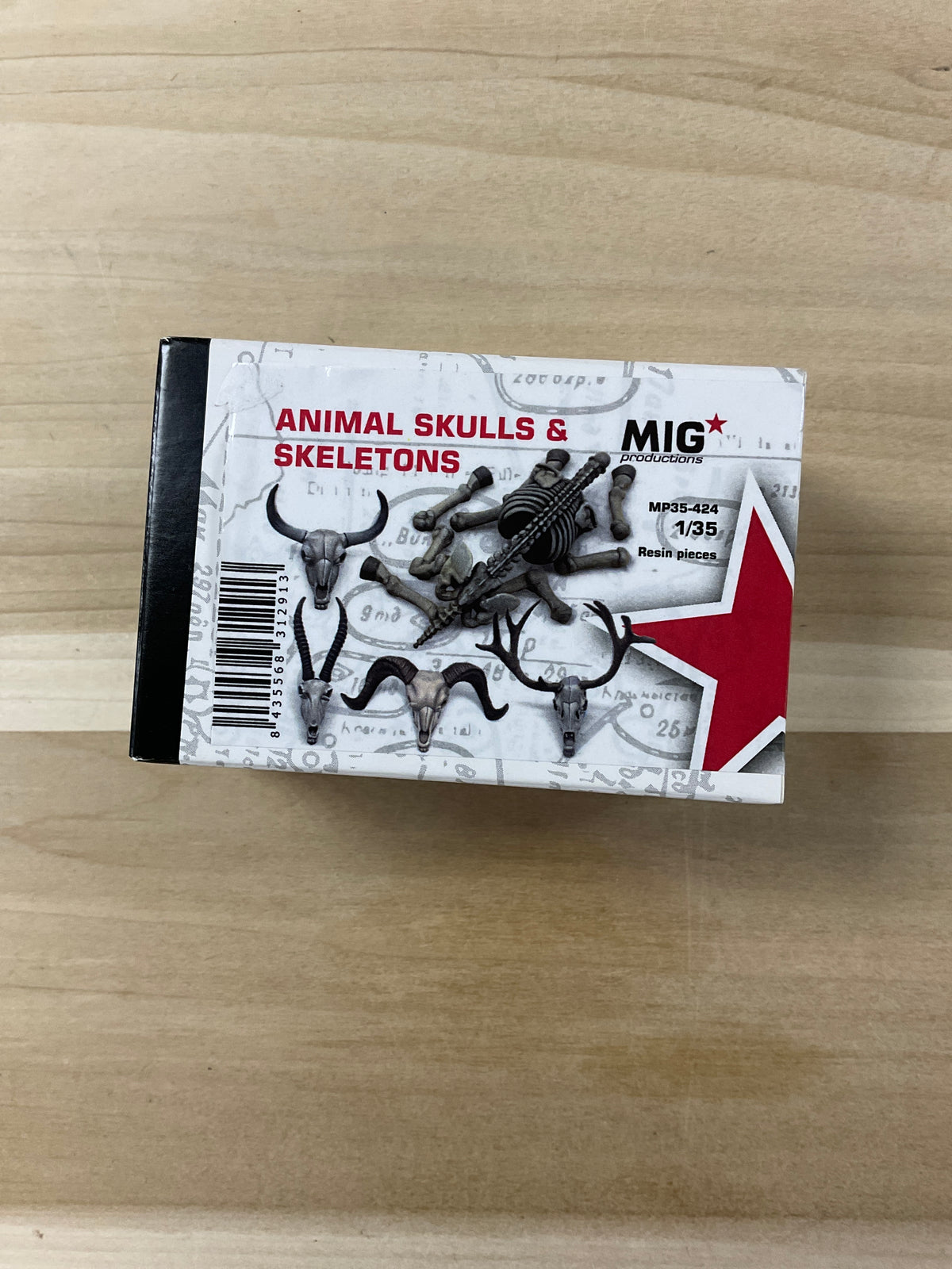 Ak  animal bones and skull