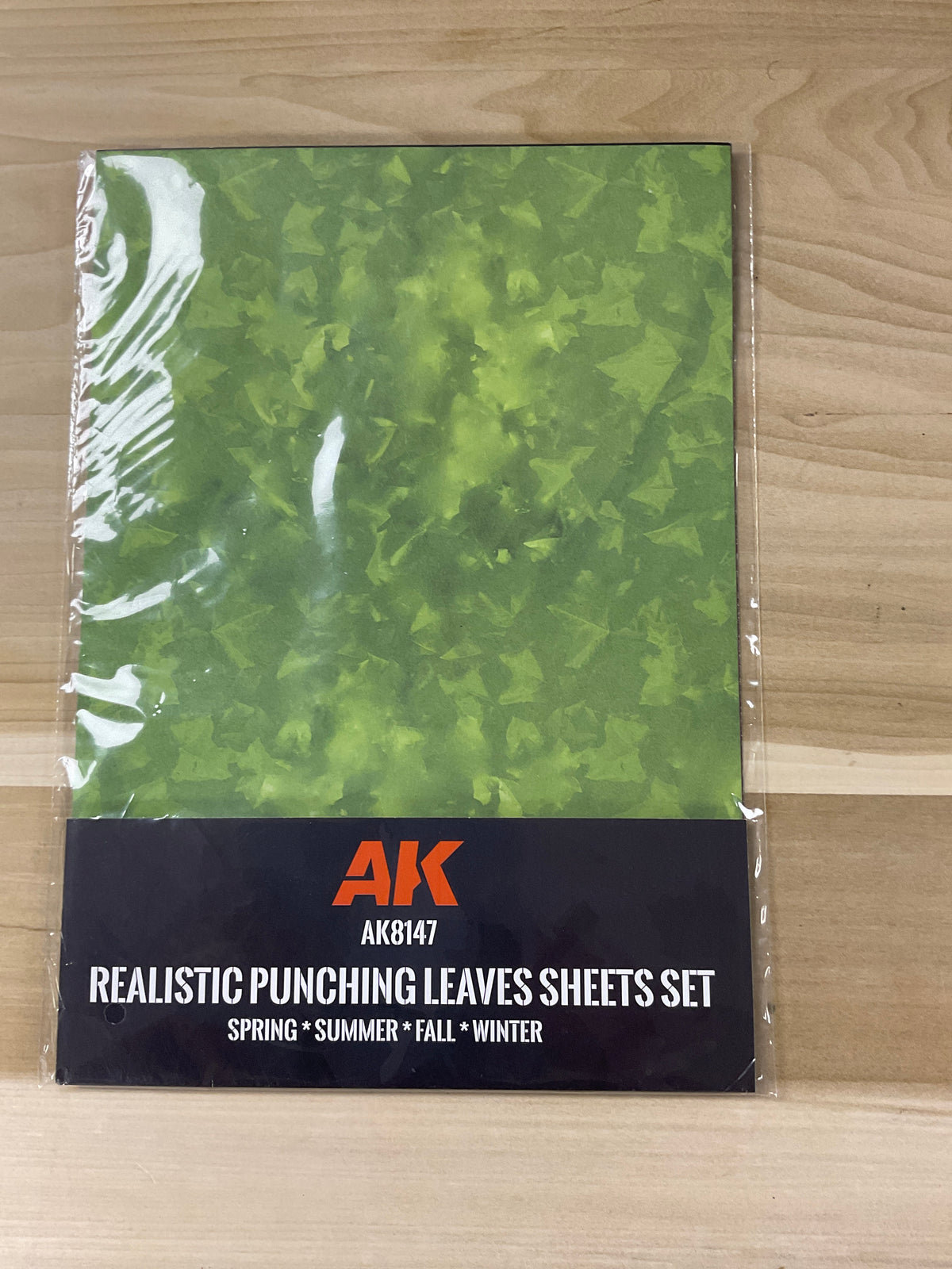 Ak. Réalisatrice punching-ball leaves sheetsvset